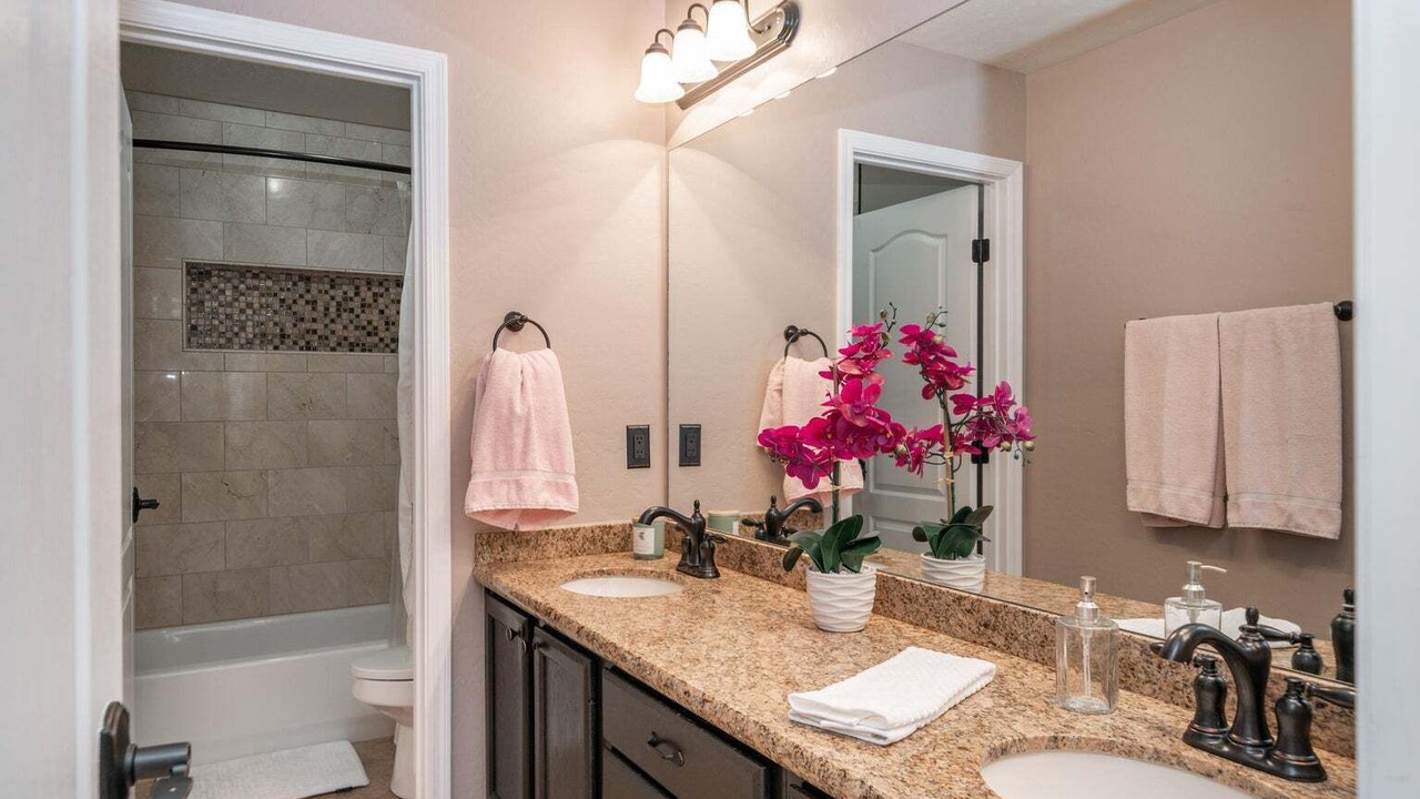 Photo of Bathroom in Desert Ridge