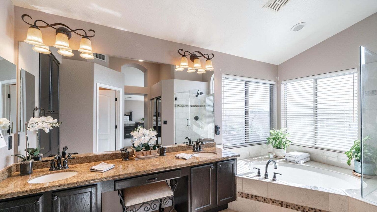 Photo of Bathroom in Desert Ridge