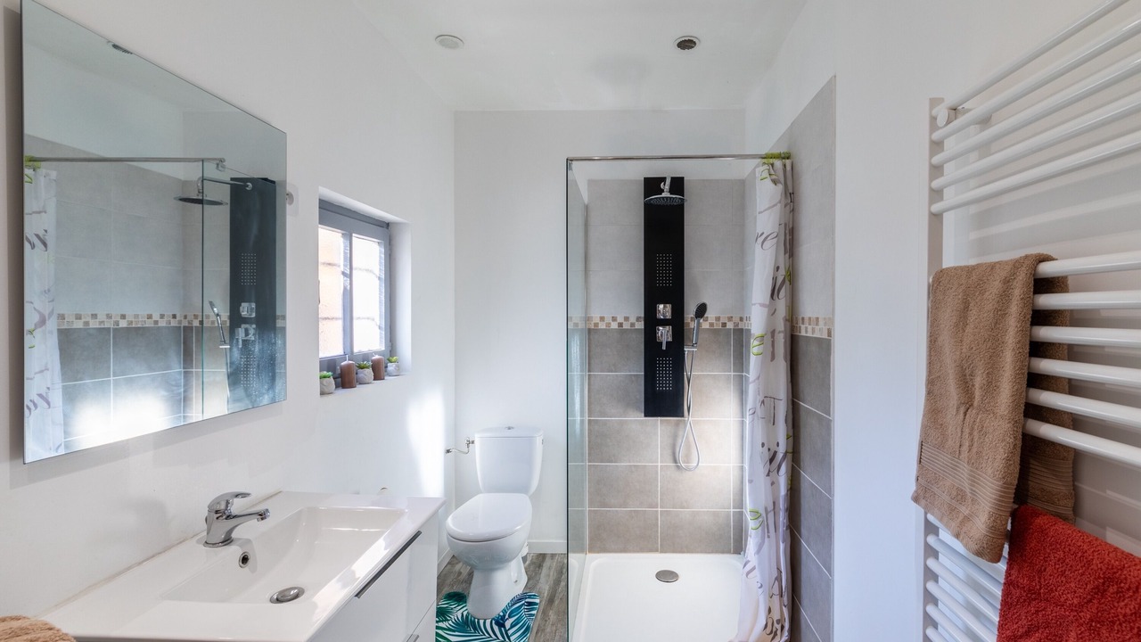 Photo of Bathroom in Clermont-Soubiran