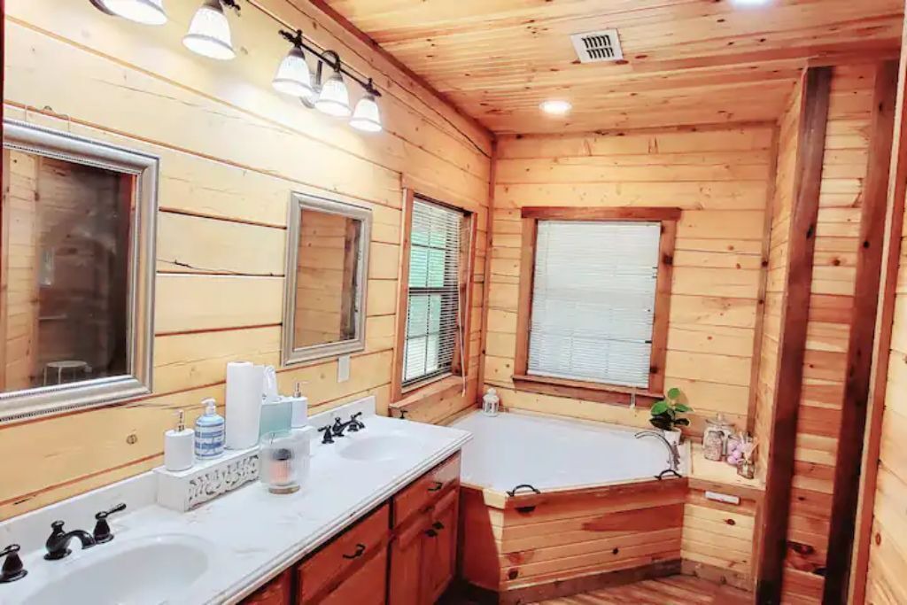 Photo of Bathroom in Cotton Gin