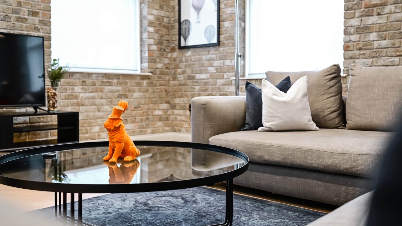 Photo of Others in Cubitt Town