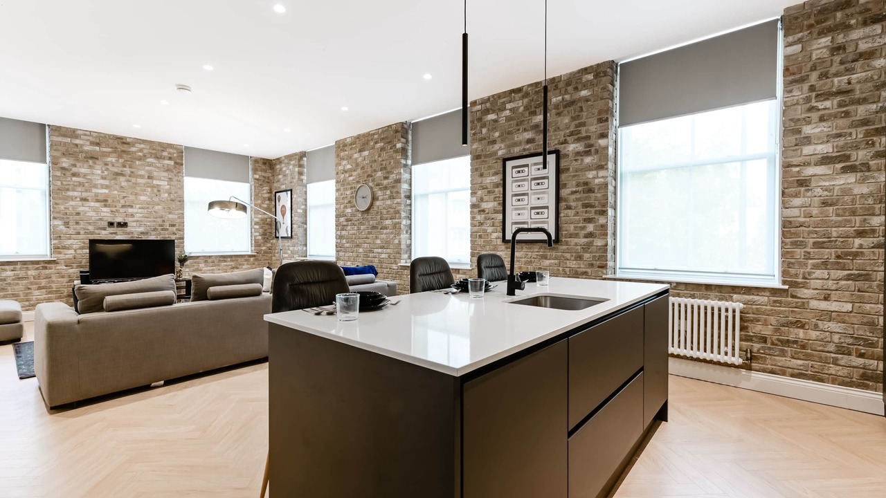 Photo of Others in Cubitt Town