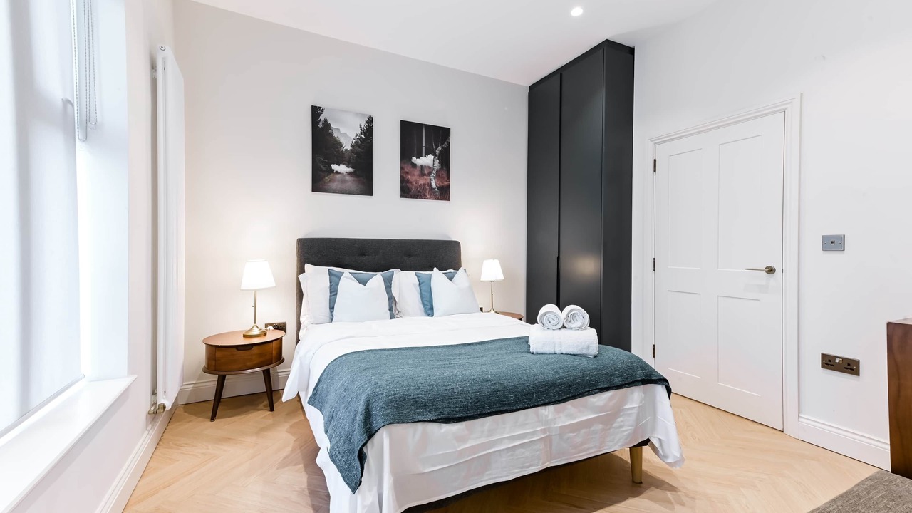 Photo of Others in Cubitt Town