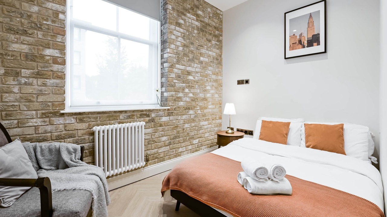 Photo of Others in Cubitt Town