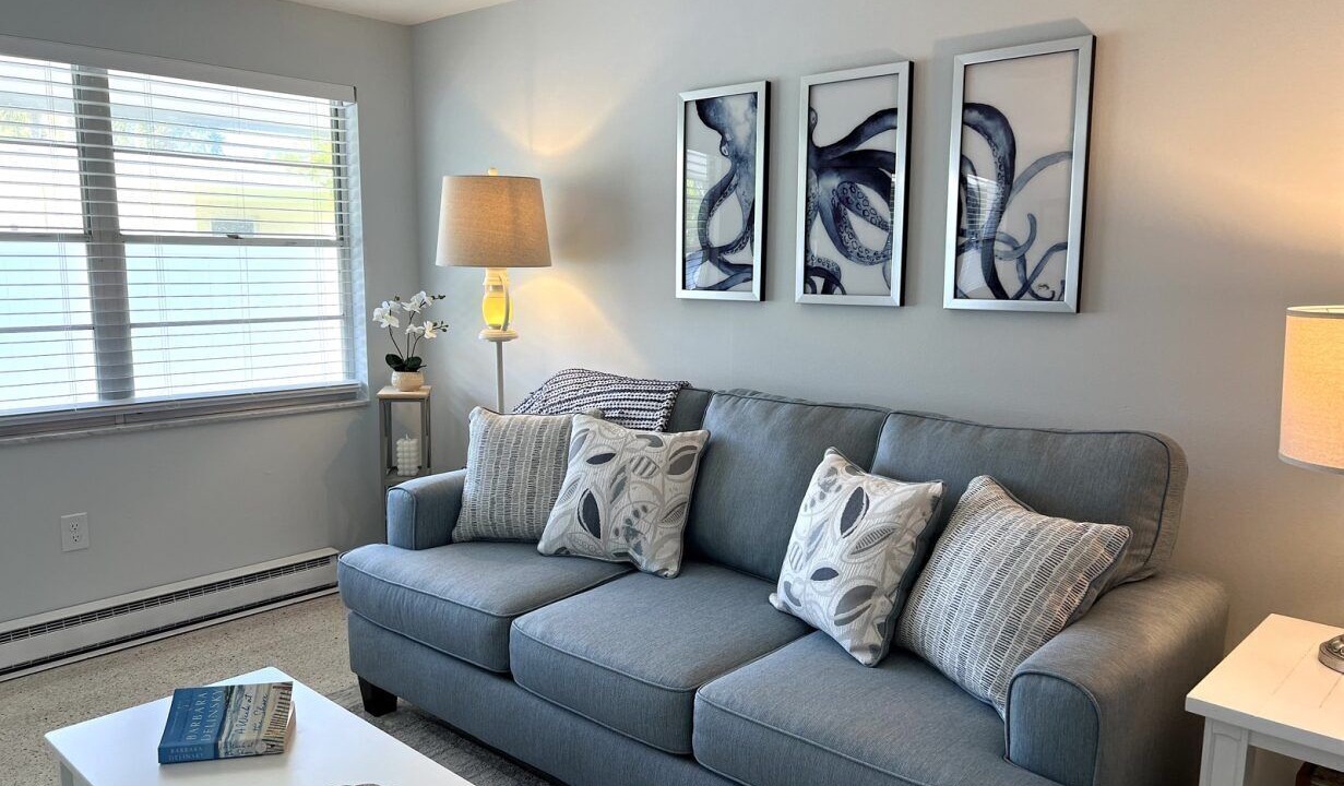 Photo of Livingroom in Holmes Beach