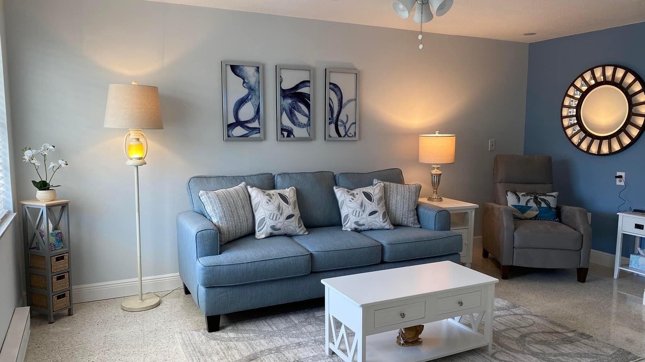 Photo of Livingroom in Holmes Beach
