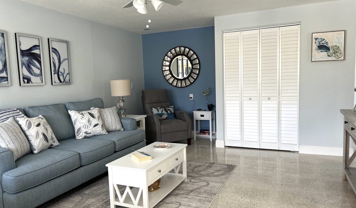 Photo of Livingroom in Holmes Beach