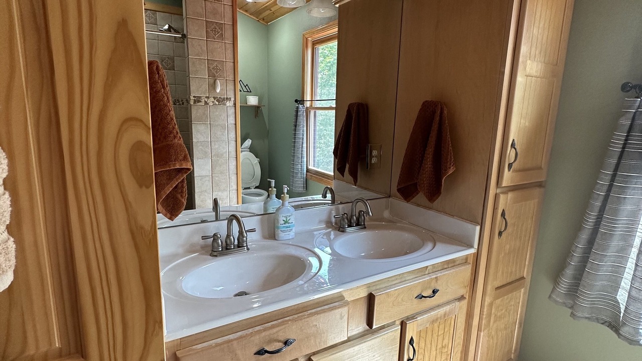 Photo of Bathroom in Unaka