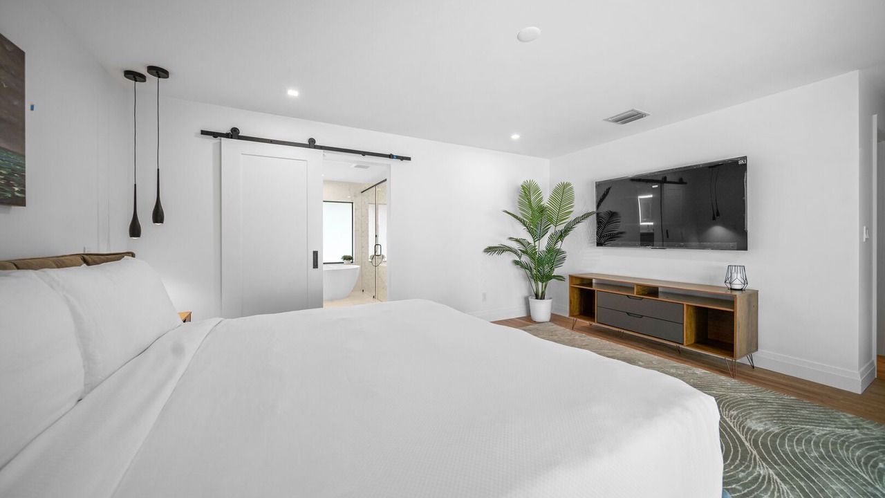 Photo of Others in Lake Ida Shores