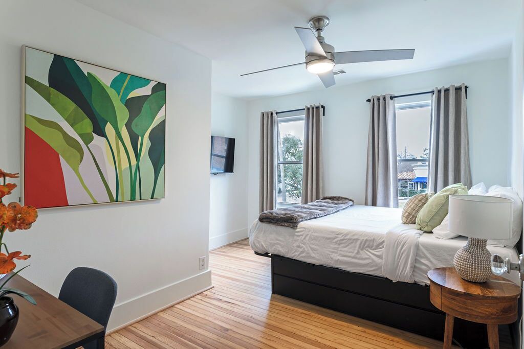 Photo of Bedroom in Neartown