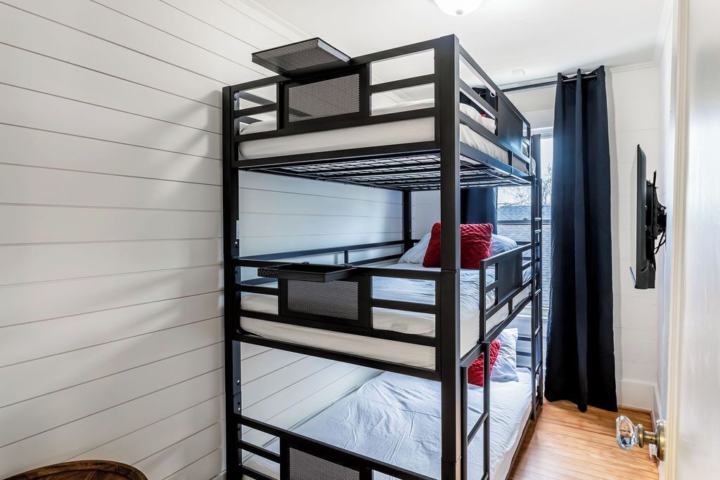 Photo of Bedroom in Neartown