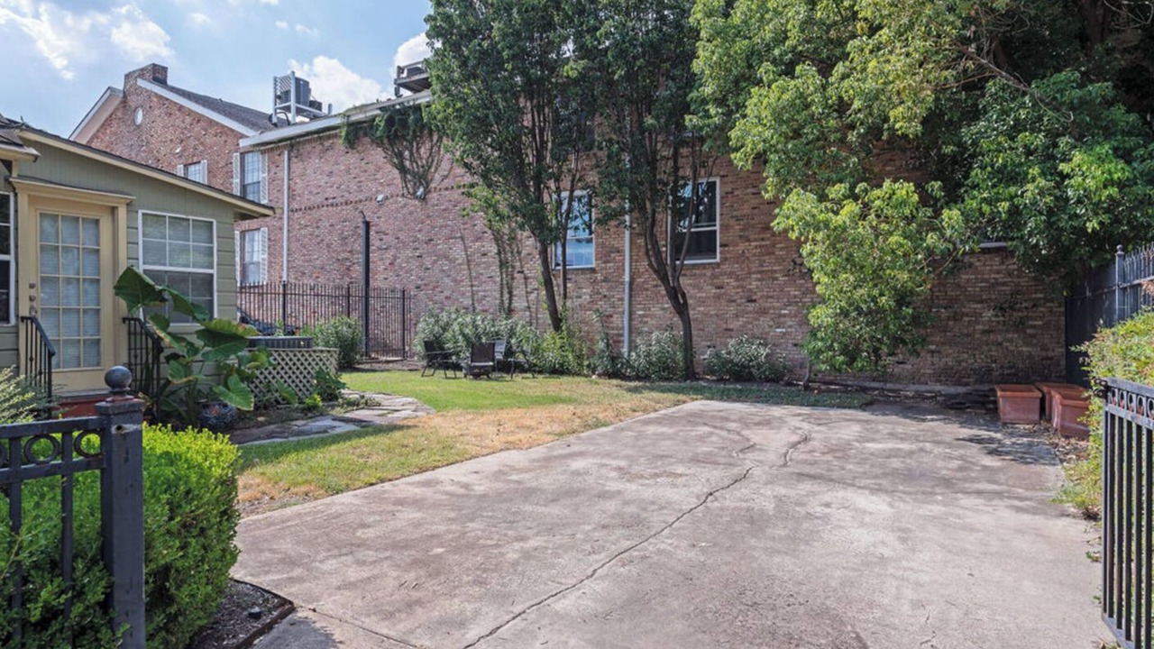 Photo of Outdoor in Neartown