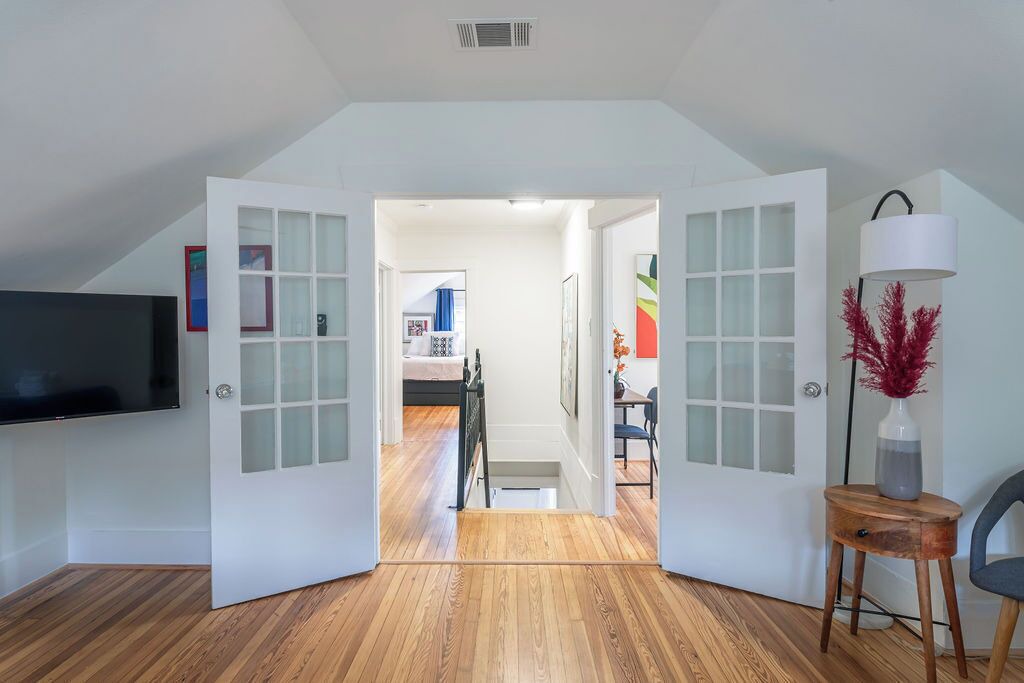 Photo of Bedroom in Neartown