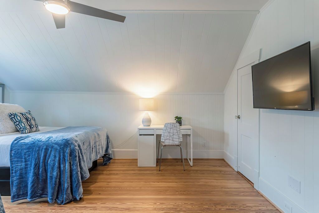 Photo of Bedroom in Neartown
