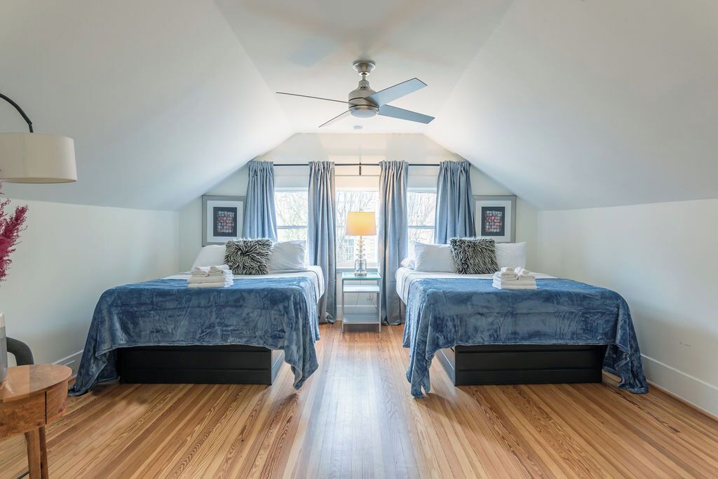 Photo of Bedroom in Neartown