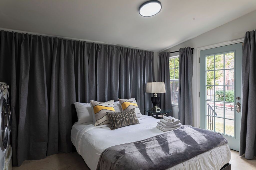 Photo of Bedroom in Neartown