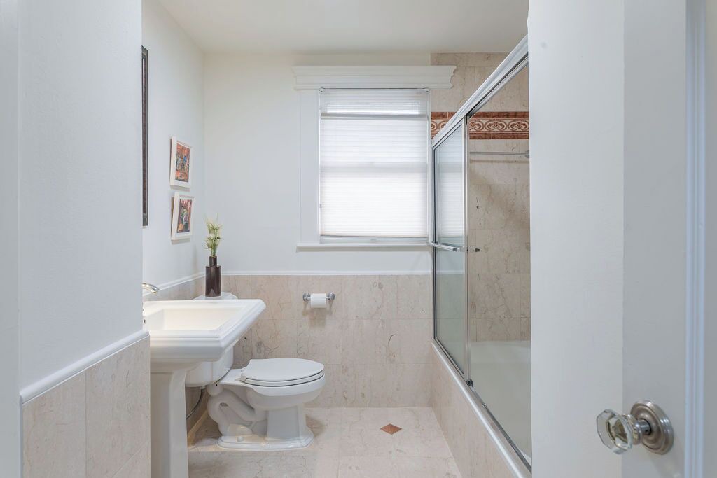 Photo of Bathroom in Neartown