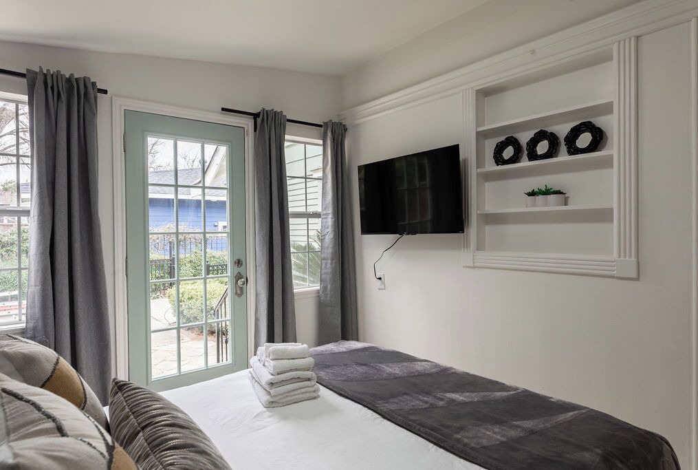 Photo of Bedroom in Neartown