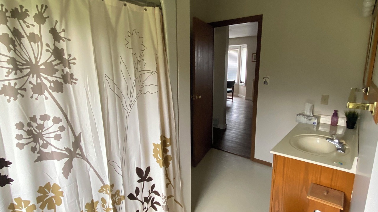 Photo of Bathroom in Miniota