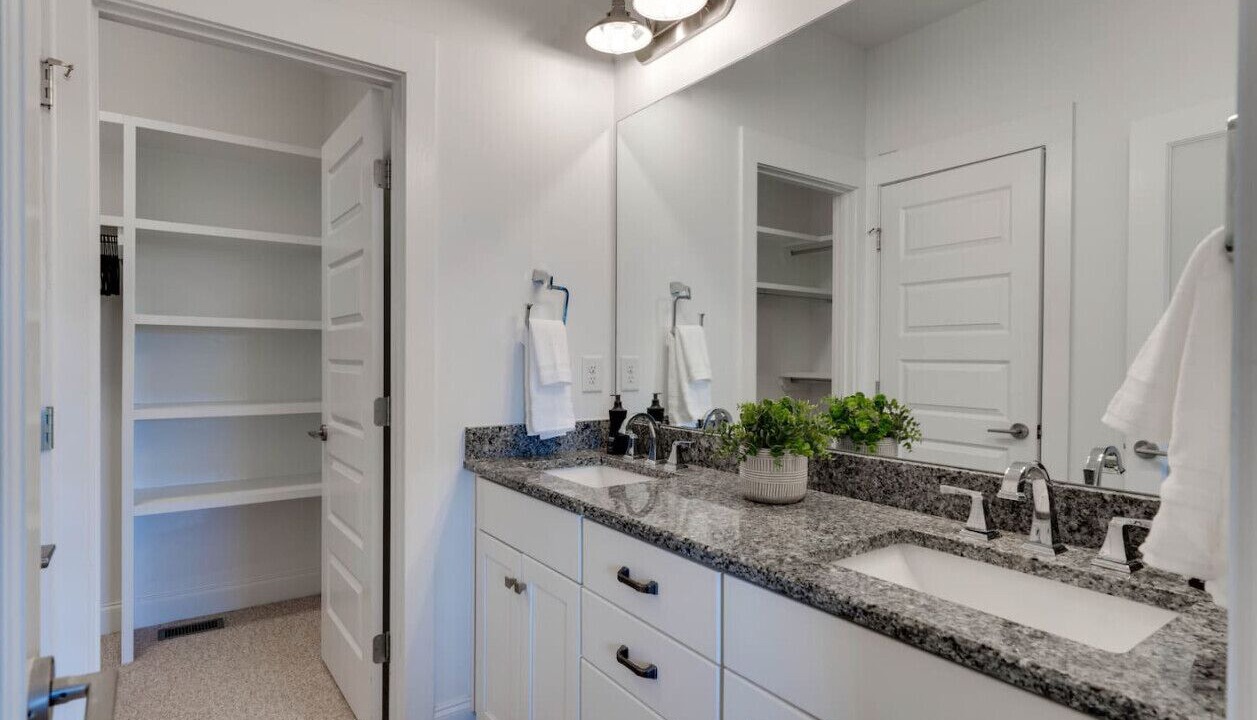 Photo of Bathroom in Eighth Avenue