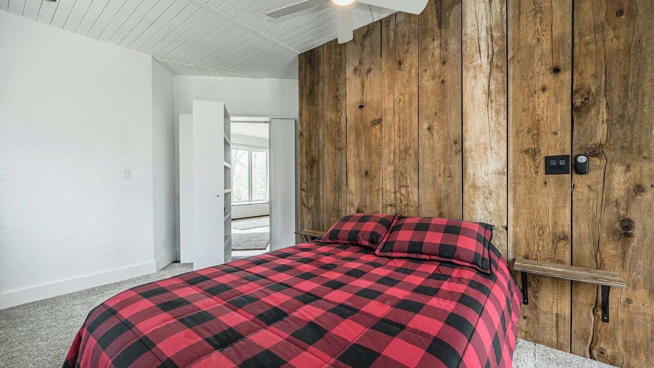Photo of Bedroom in Georgian Bluffs
