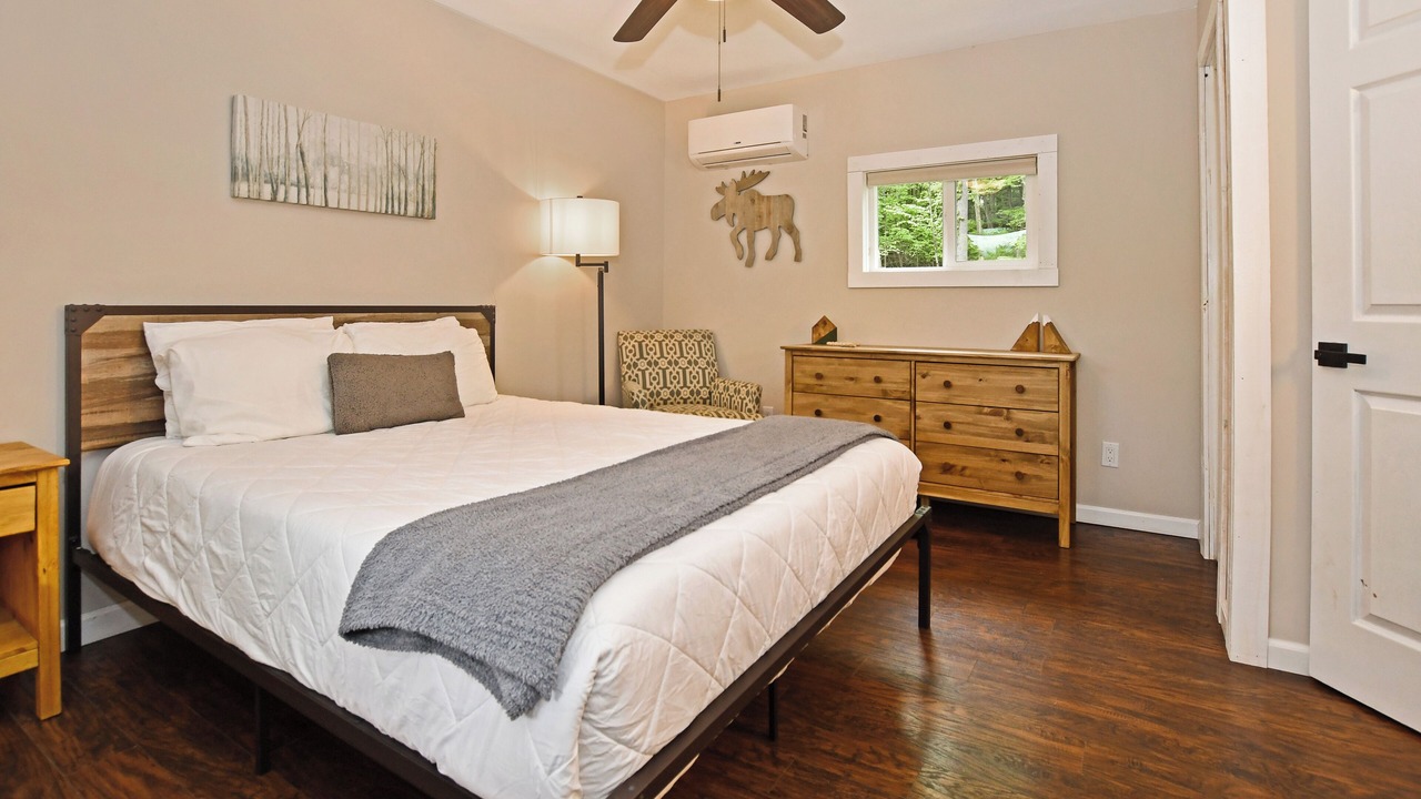 Photo of Bedroom in Lake George