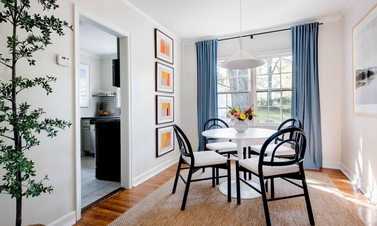 Photo of Livingroom in East Atlanta