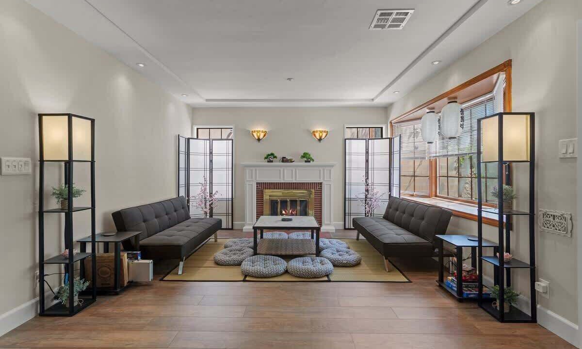 Photo of Bedroom in Burbank