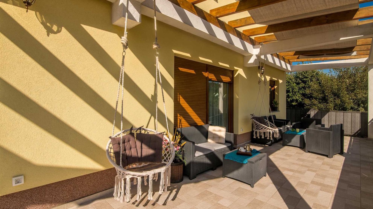 Photo of Patio Balcony in Gabonjin
