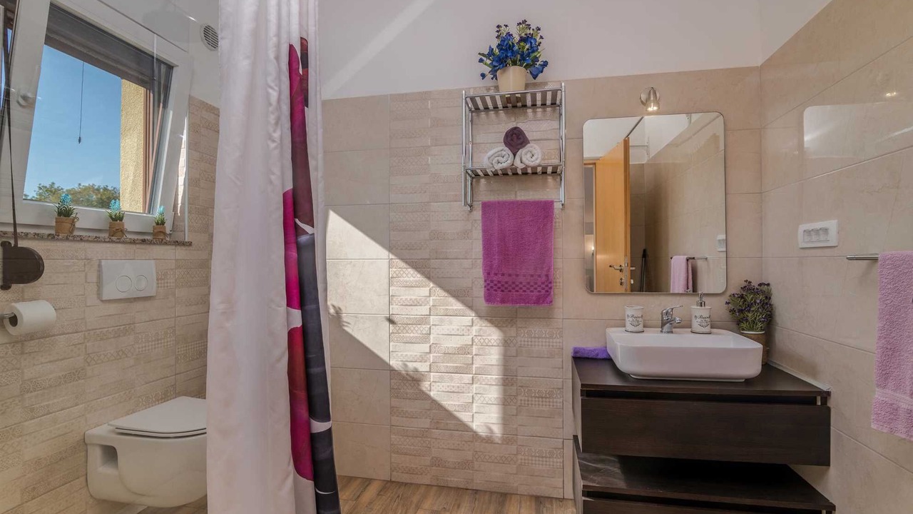 Photo of Bathroom in Gabonjin