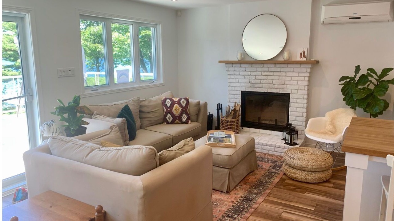 Photo of Livingroom in Stanstead Township
