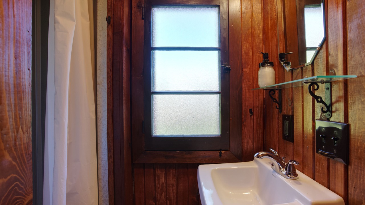 Photo of Bathroom in Cadillac