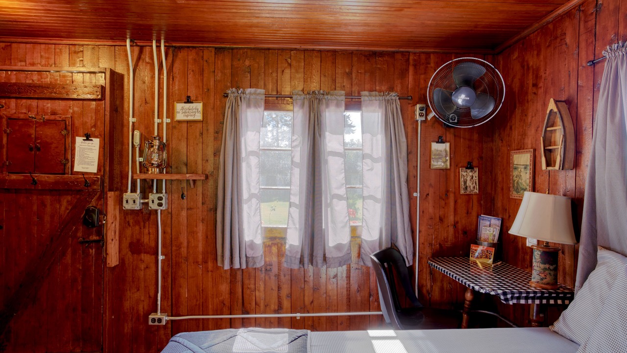 Photo of Bedroom in Cadillac