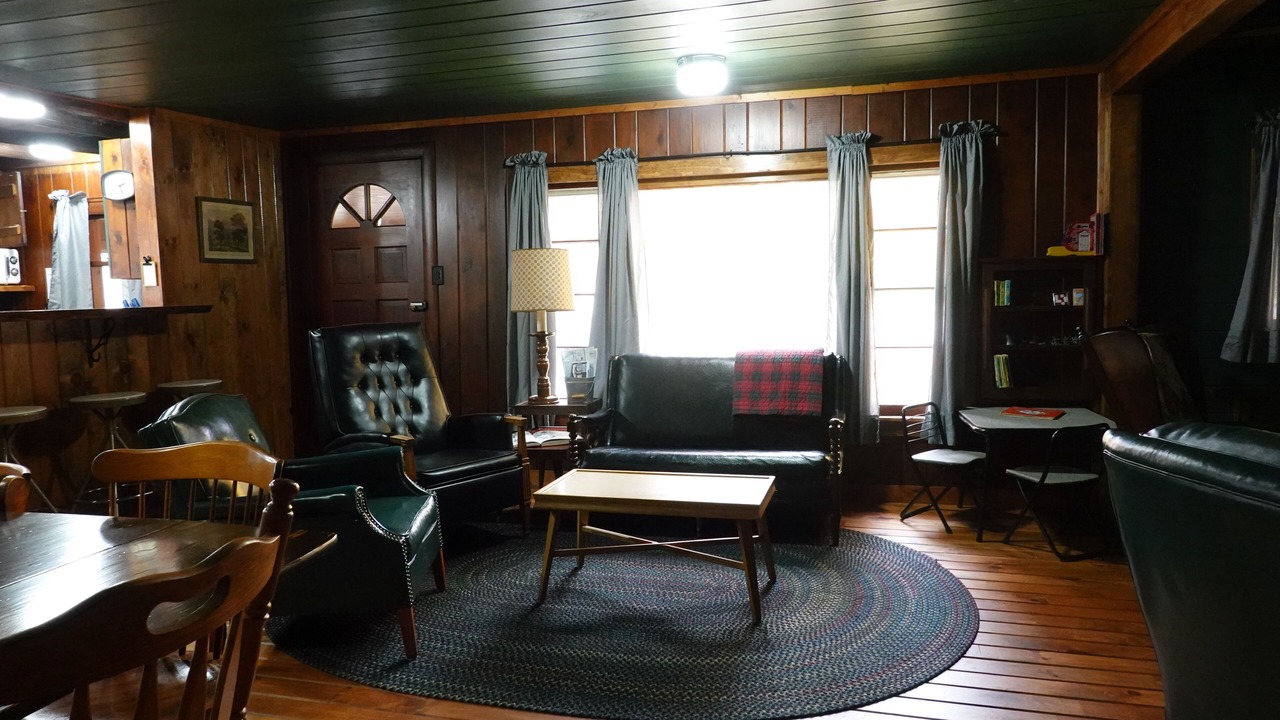 Photo of Livingroom in Cadillac