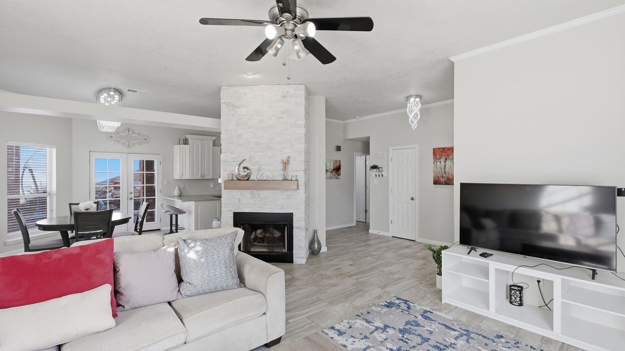 Photo of Livingroom in Westgate Heights