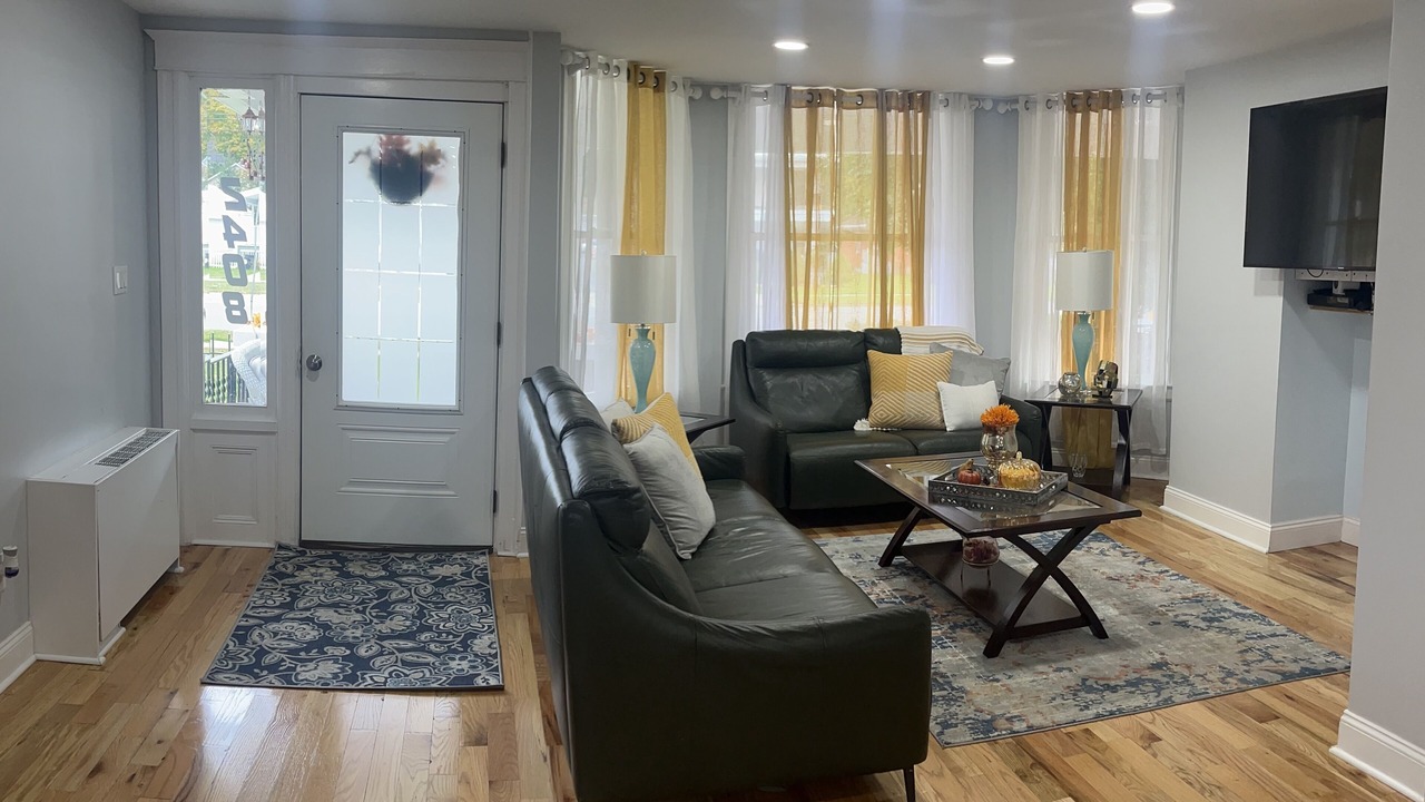 Photo of Livingroom in Utica