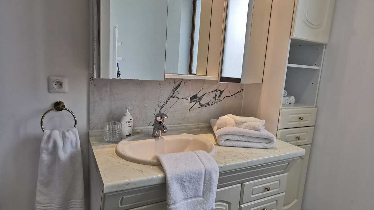 Photo of Bathroom in Chauny