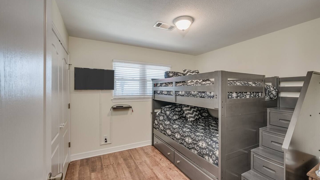 Photo of Bedroom in Jamaica Beach