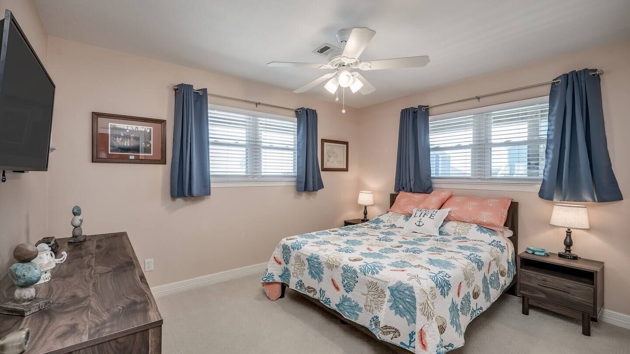 Photo of Bedroom in Jamaica Beach