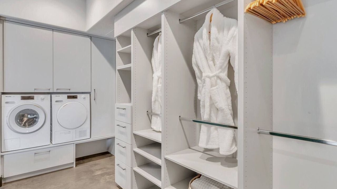 Photo of Others in Star