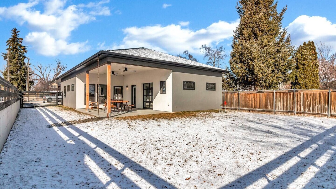 Photo of Others in Star