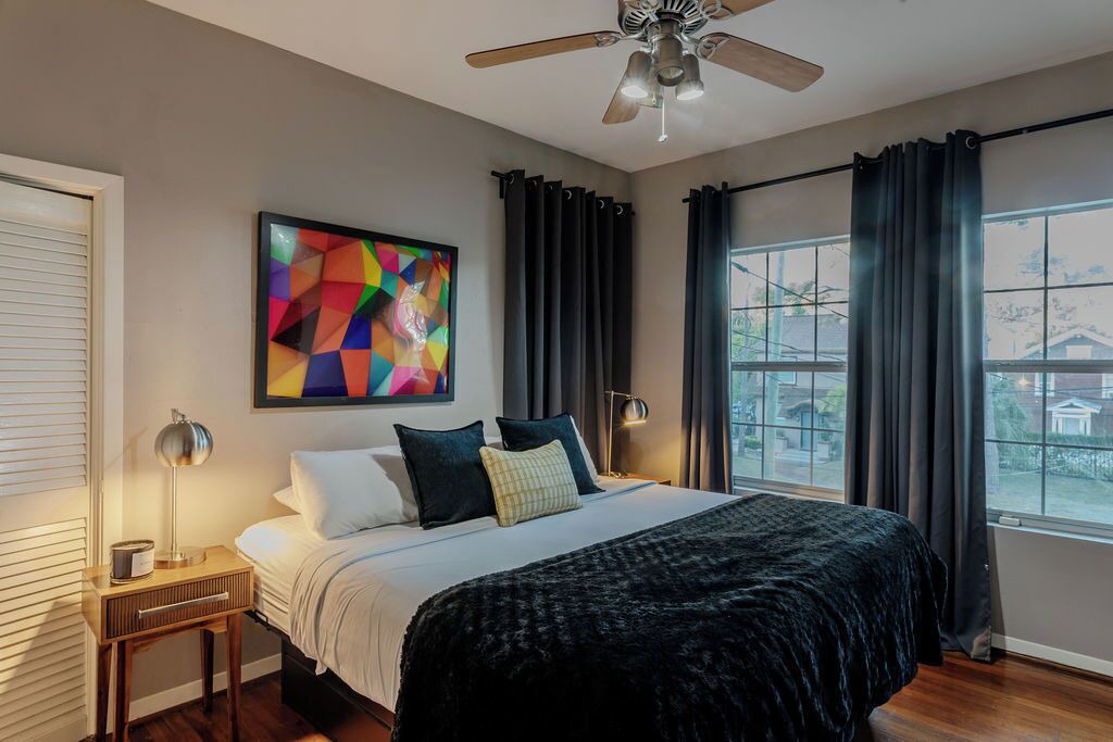 Photo of Bedroom in Neartown