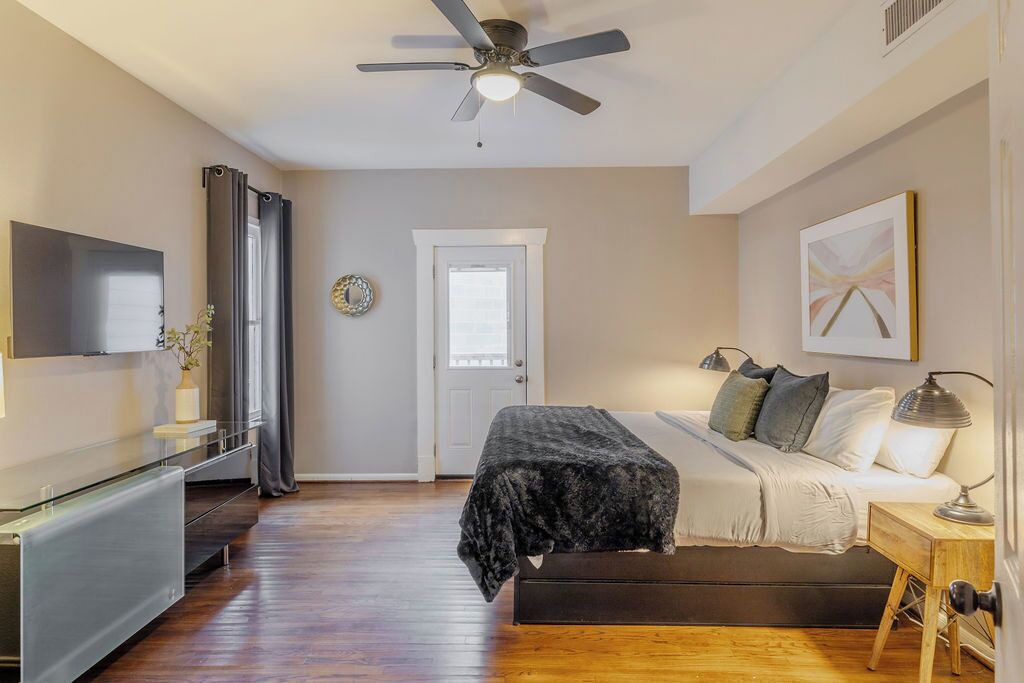 Photo of Bedroom in Neartown
