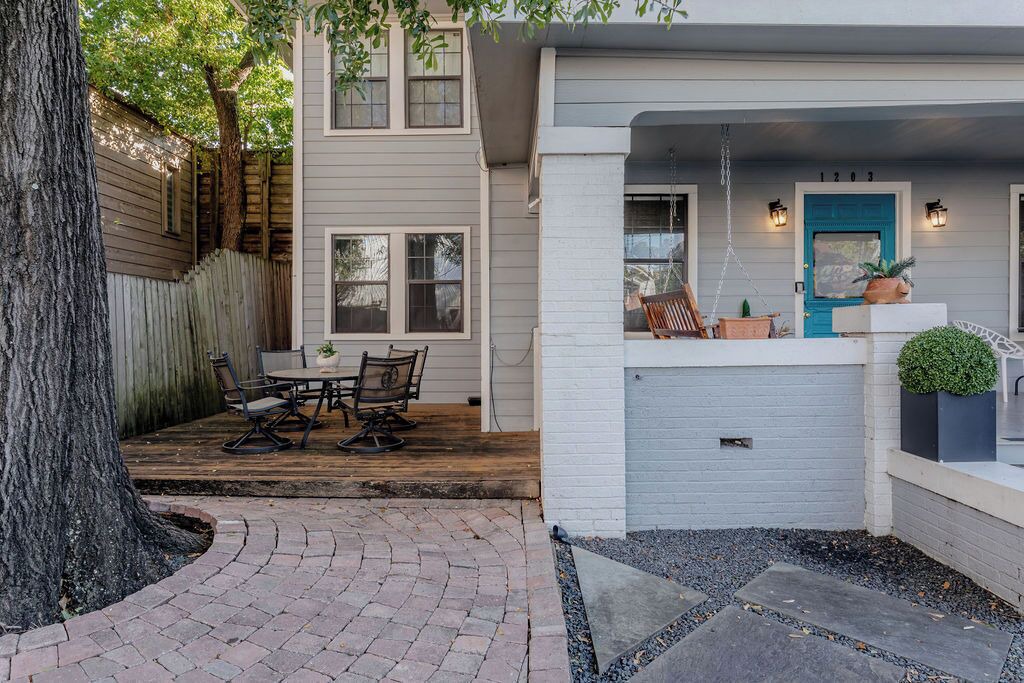 Photo of Outdoor in Neartown