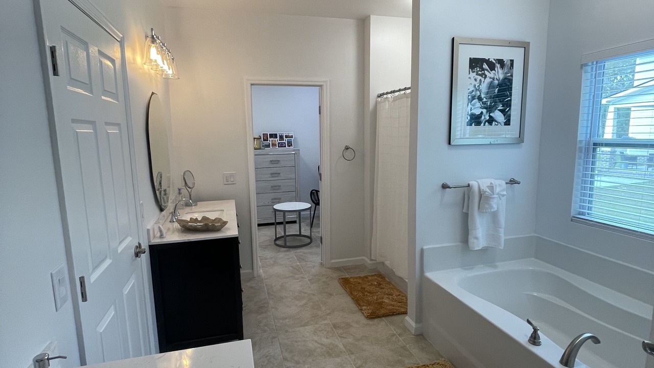 Photo of Bathroom in Garden City