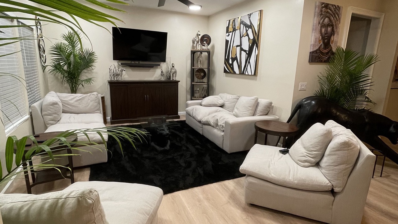 Photo of Livingroom in Garden City