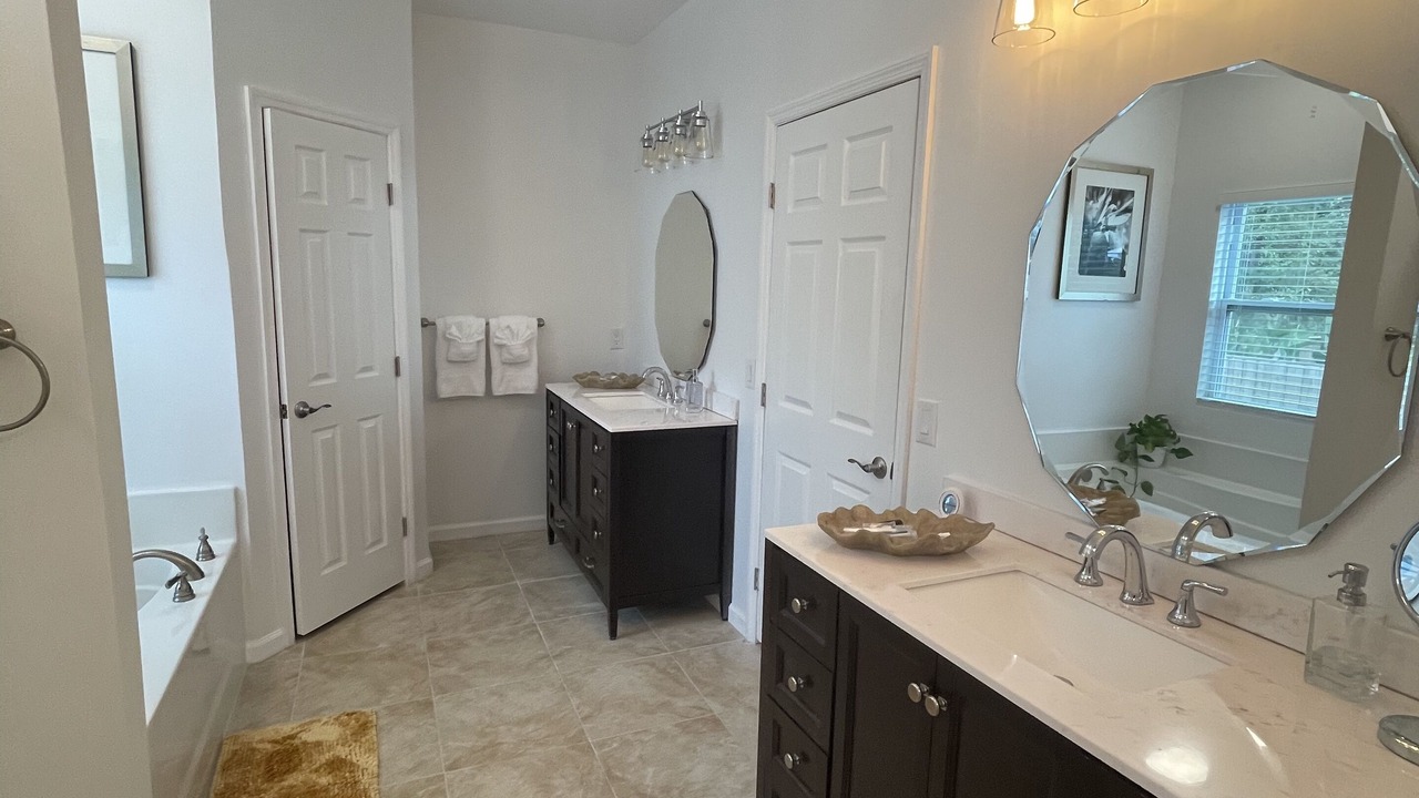 Photo of Bathroom in Garden City