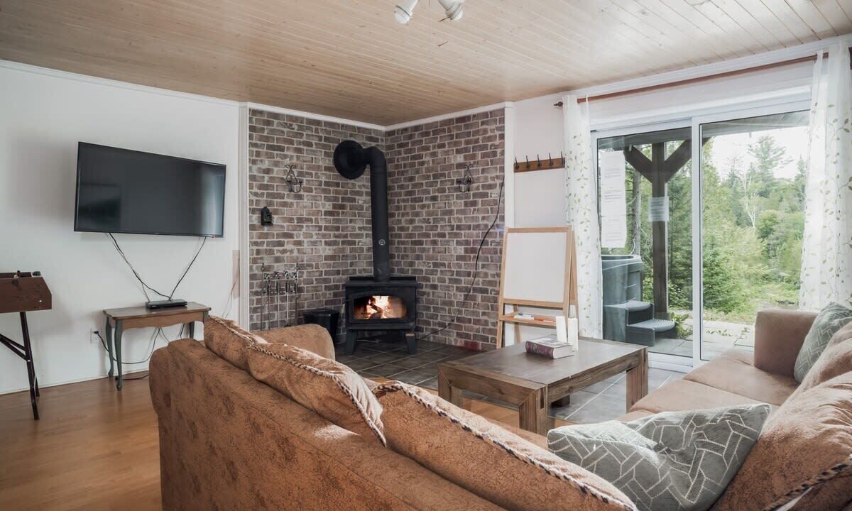 Photo of Livingroom in Chertsey