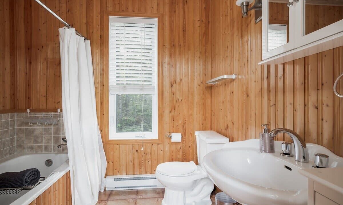 Photo of Bathroom in Chertsey