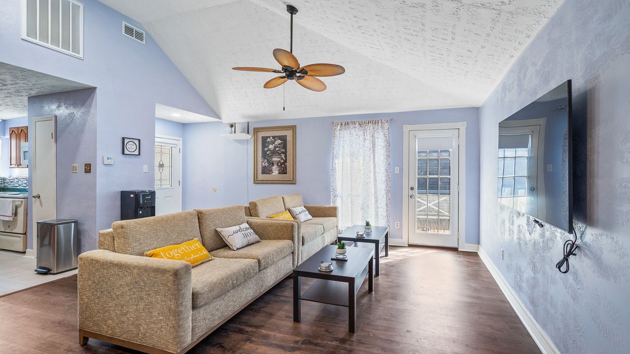Photo of Livingroom in Barker